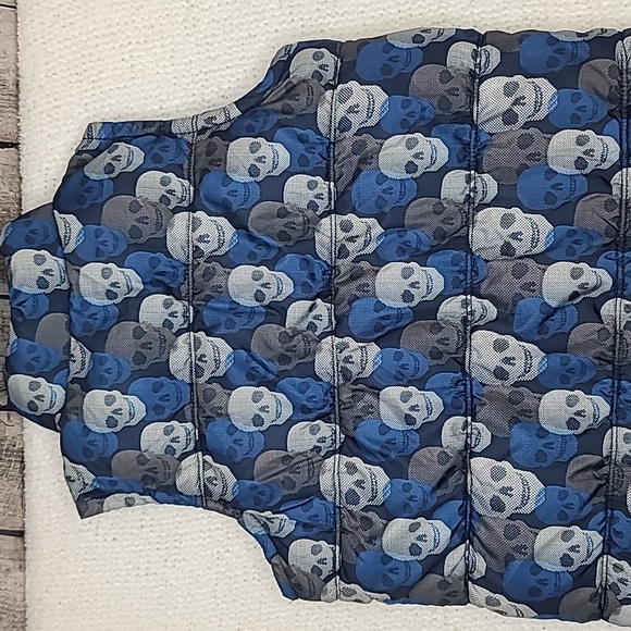 Old Navy Kids Sleeveless Quilted Puffer Vest/Jacket in Blue/Gray - Picture 14 of 17